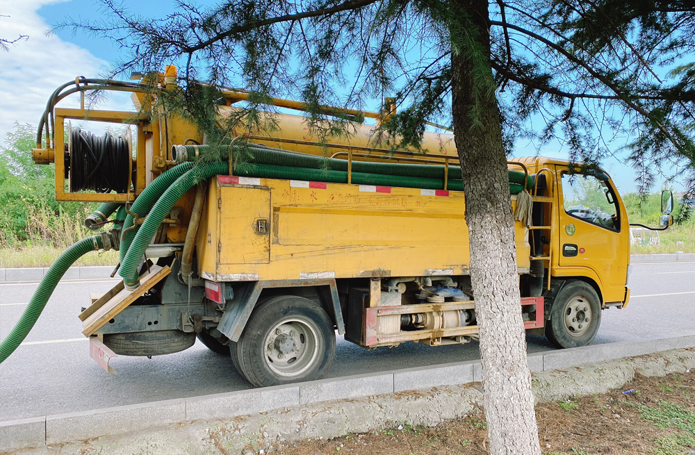 横梁清洗抽粪车